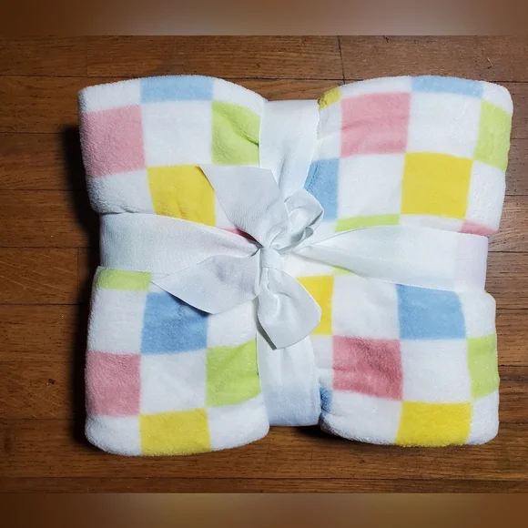 Holiday Home Microplush Throw Blanket - Picture 2 of 7